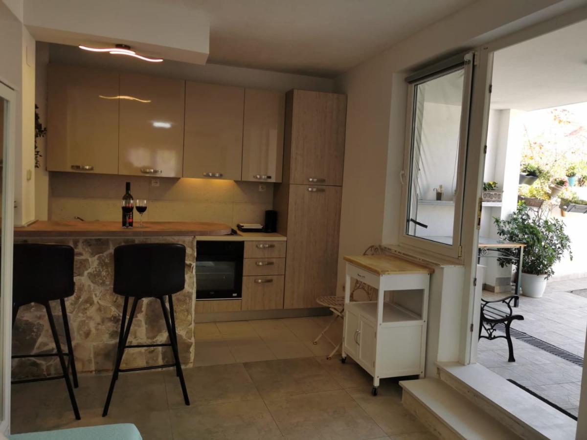 Near Beach Studio Kaštela Exteriör bild