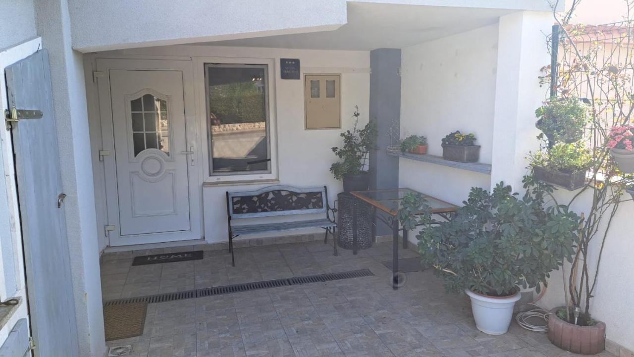 Near Beach Studio Kaštela Exteriör bild